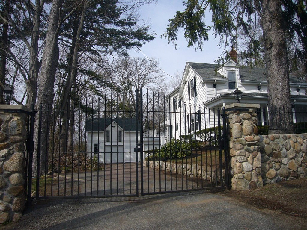 14 Broadway Stoneham, MA 02180 - Photo 3 of 30