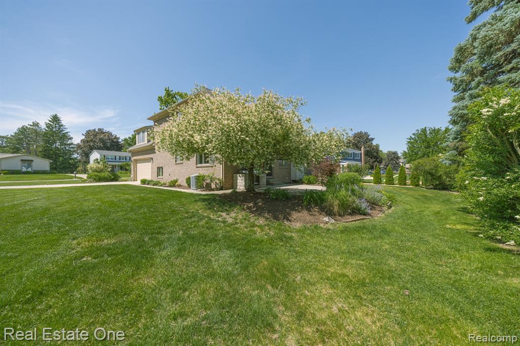 630 Lockmoore Court Rochester Hills, MI 48307 - Photo 50 of 65
