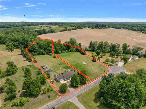 $459,900 | 2171 Walking Horse Lane, Allegan, MI 49010