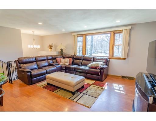 46 Rolling Ridge Lane Methuen, MA 01844 - Photo 4 of 26 Gallery Image 4