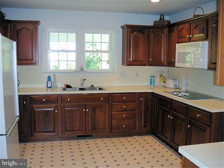 178 Forgedale Road Barto, PA 19504 - Photo 4 of 25 Kitchen