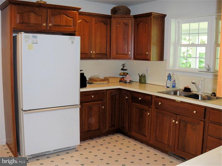 178 Forgedale Road Barto, PA 19504 - Photo 5 of 25 Kitchen
