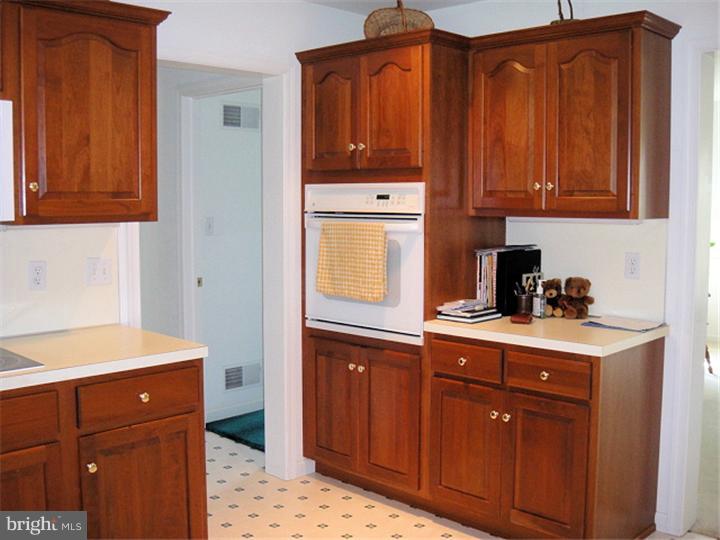 178 Forgedale Road Barto, PA 19504 - Photo 6 of 25 Kitchen