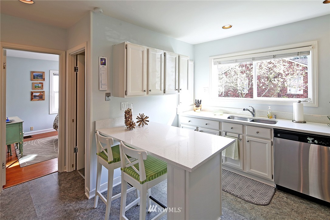 703 North 67th Street Seattle, WA 98103 - Photo 12 of 17 Gallery Image 12