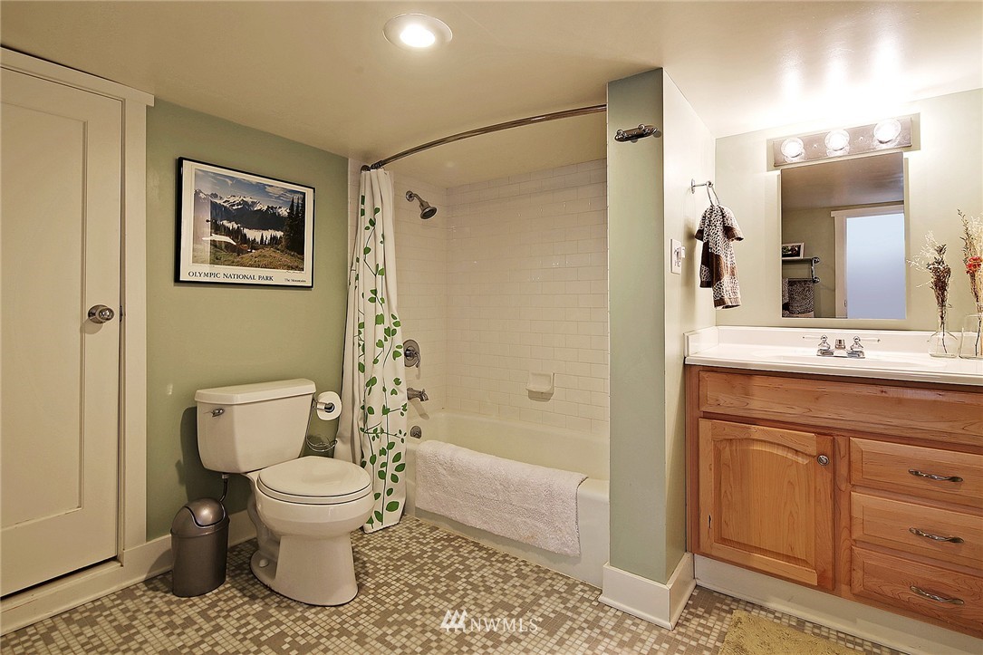 703 North 67th Street Seattle, WA 98103 - Photo 15 of 17 Gallery Image 15