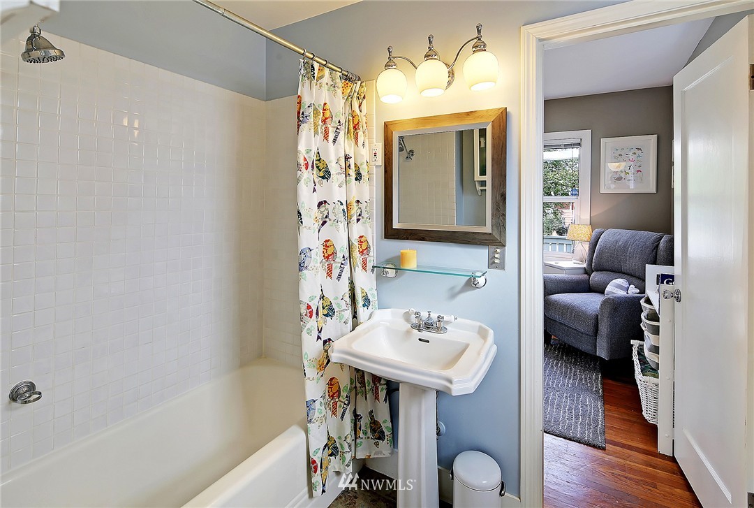 703 North 67th Street Seattle, WA 98103 - Photo 8 of 17 Gallery Image 8