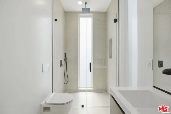 $2,995 | 11615 Burbank Boulevard, Unit 3/4, Los Angeles, CA 91601