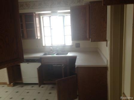 3541 Yorkshire Road Detroit, MI 48224 - Photo 8 of 26 8-Kitchen.jpg