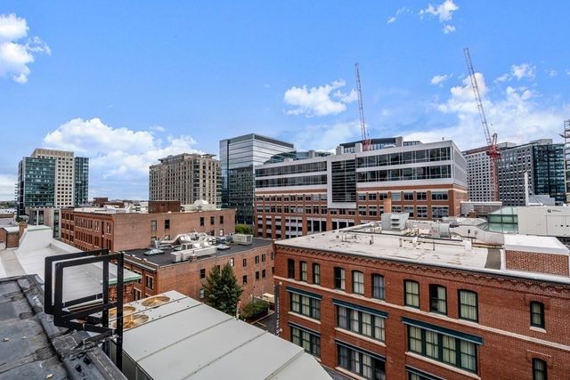 $1,075,000 | 346-354 Congress Street, Unit 309, Boston, MA 02210