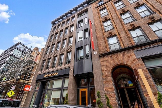 $1,075,000 | 346-354 Congress Street, Unit 309, Boston, MA 02210