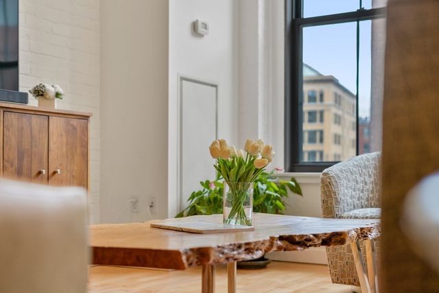 $1,075,000 | 346-354 Congress Street, Unit 309, Boston, MA 02210