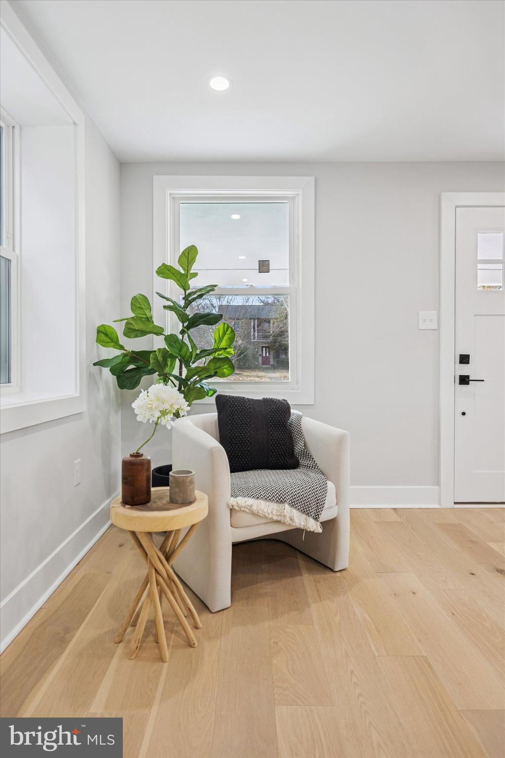 219 Williamsburg Road Ardmore, PA 19003 - Photo 12 of 75 a living room with furniture flowerpot and a potted plant