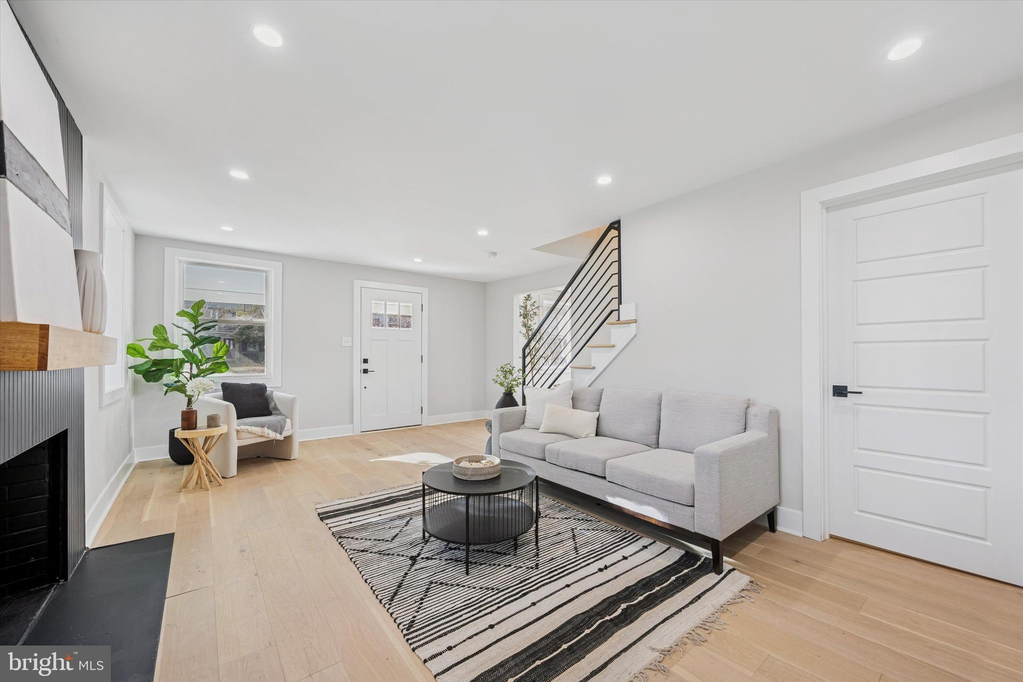 219 Williamsburg Road Ardmore, PA 19003 - Photo 9 of 75 a living room with furniture