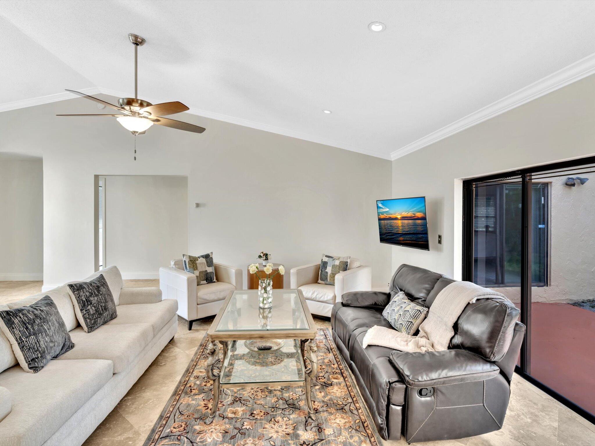 23253 Boca Club Colony Circle Boca Raton, FL 33433 - Photo 10 of 56 Vaulted Ceilings