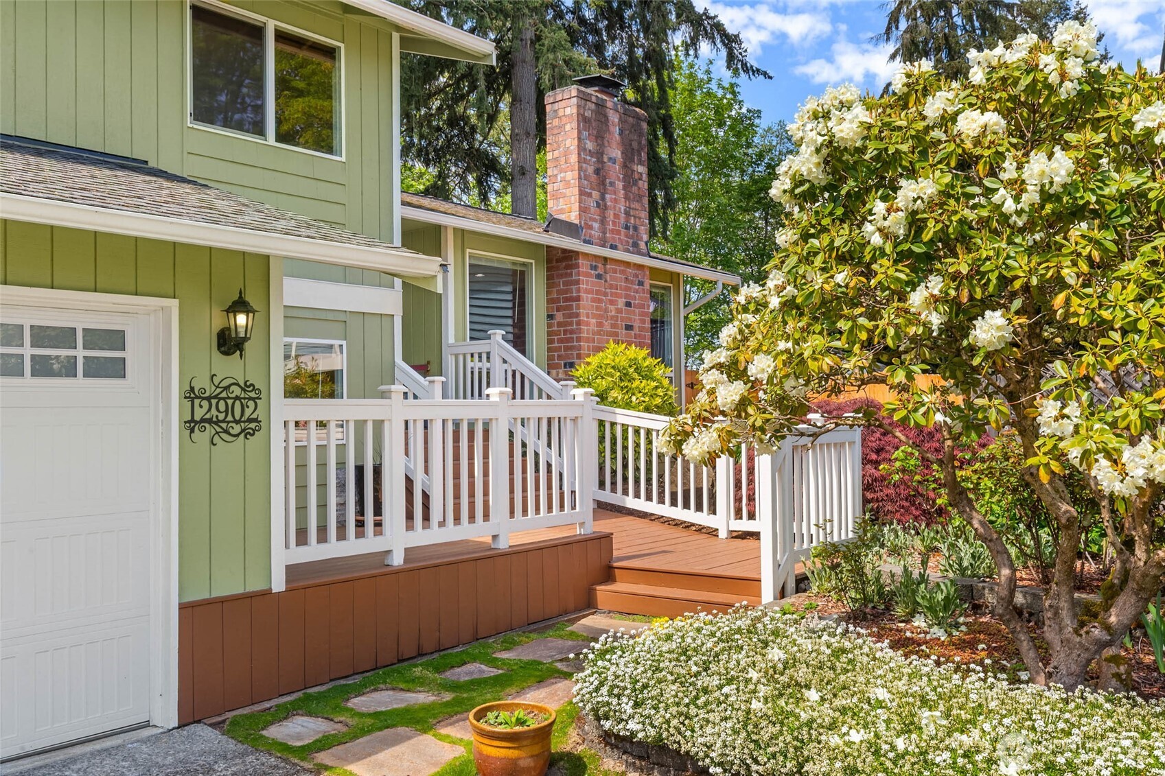 12902 Southeast 158th Place Renton, WA 98058 - Photo 3 of 25 Gallery Image 3