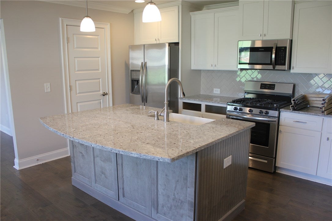210 Blasted Rock Road Auburn, AL 36830 - Photo 11 of 32 Gallery Image 11