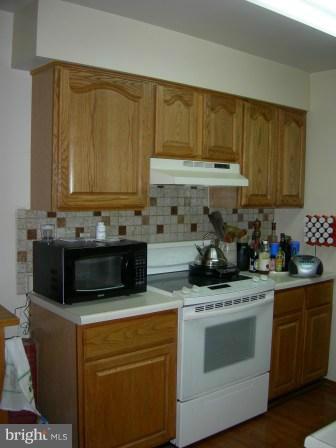 8971 Centerway Road Gaithersburg, MD 20879 - Photo 2 of 30 Kitchen