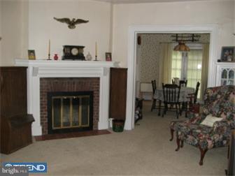 27 Hillside Road Mount Holly, NJ 08060 - Photo 4 of 10 Living Room