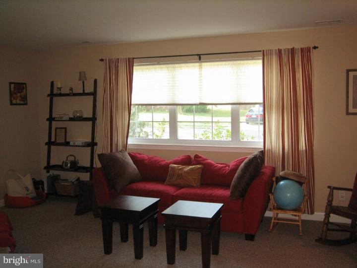 32 Hartford Road Sewell, NJ 08080 - Photo 3 of 23
