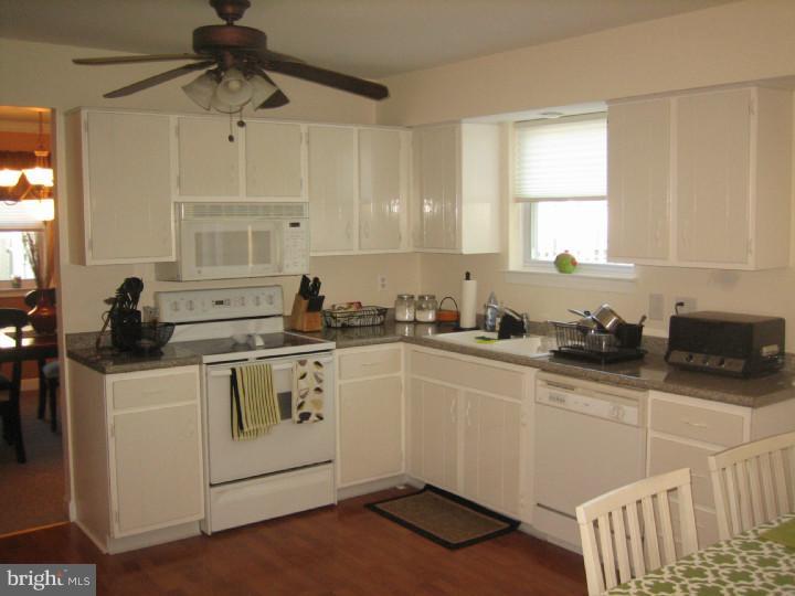 32 Hartford Road Sewell, NJ 08080 - Photo 6 of 23