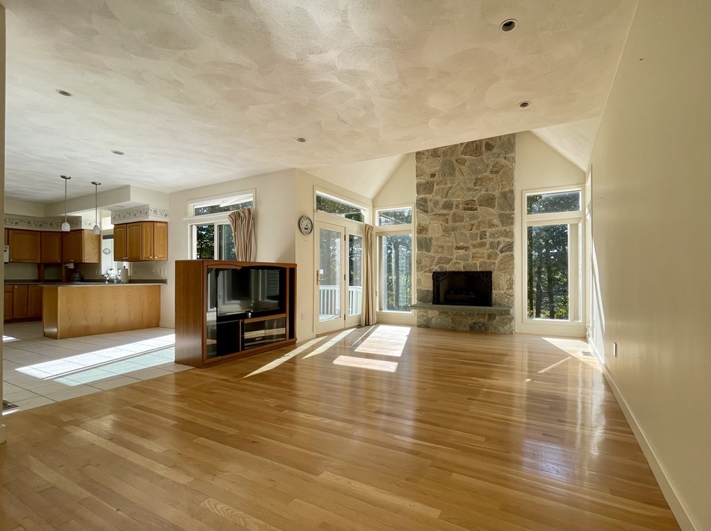 278 Plainfield Road Concord, MA 01742 - Photo 16 of 39 Gallery Image 16