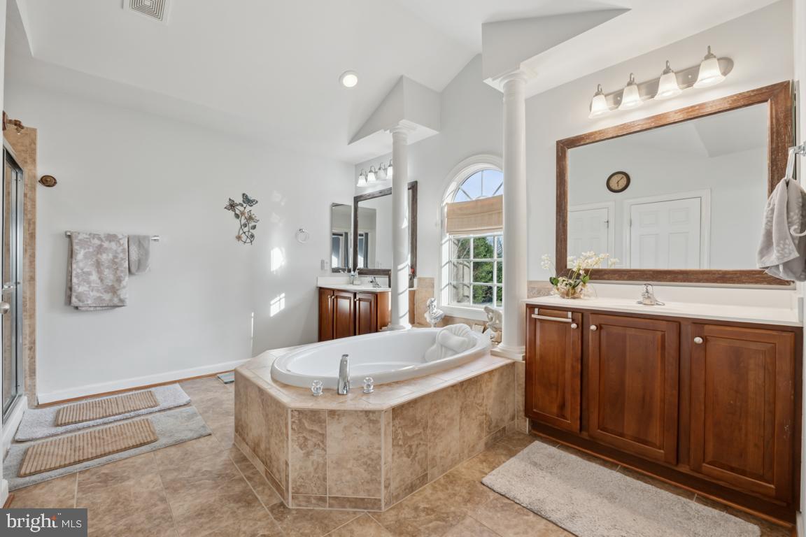 4558 Gates Road Warrenton, VA 20187 - Photo 31 of 60 Owners Bath