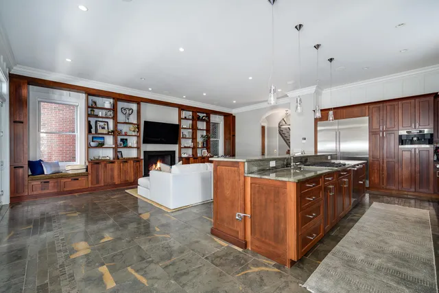 $6,500,000 | 460 West Huron Street, Chicago, IL 60654