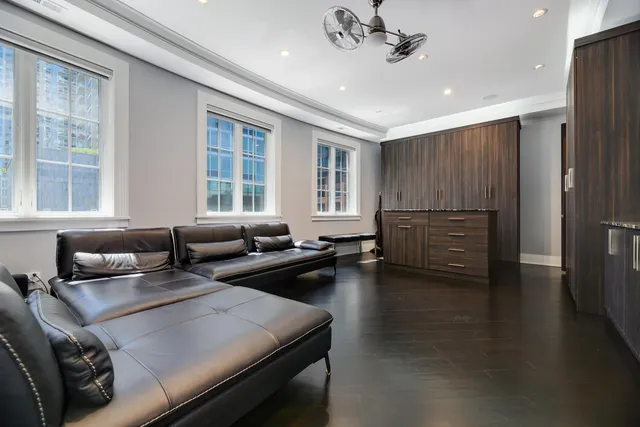 $6,500,000 | 460 West Huron Street, Chicago, IL 60654