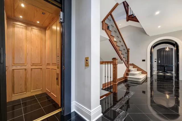 $6,500,000 | 460 West Huron Street, Chicago, IL 60654