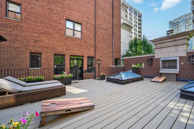 $6,500,000 | 460 West Huron Street, Chicago, IL 60654