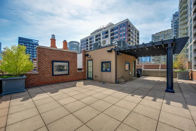 $6,500,000 | 460 West Huron Street, Chicago, IL 60654