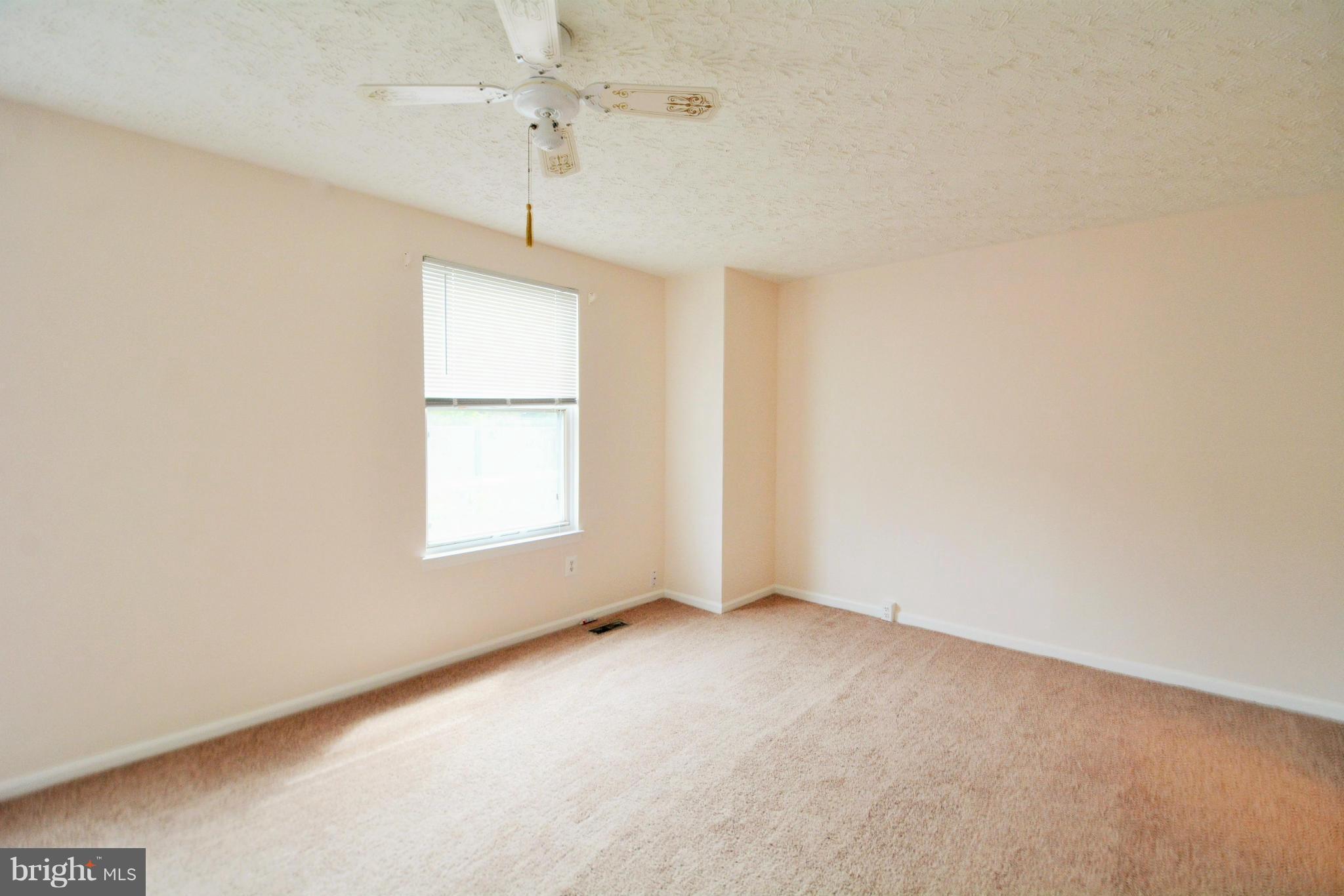 6995 Villa-Del-Rey Court Springfield, VA 22150 - Photo 11 of 21 Master Bedroom