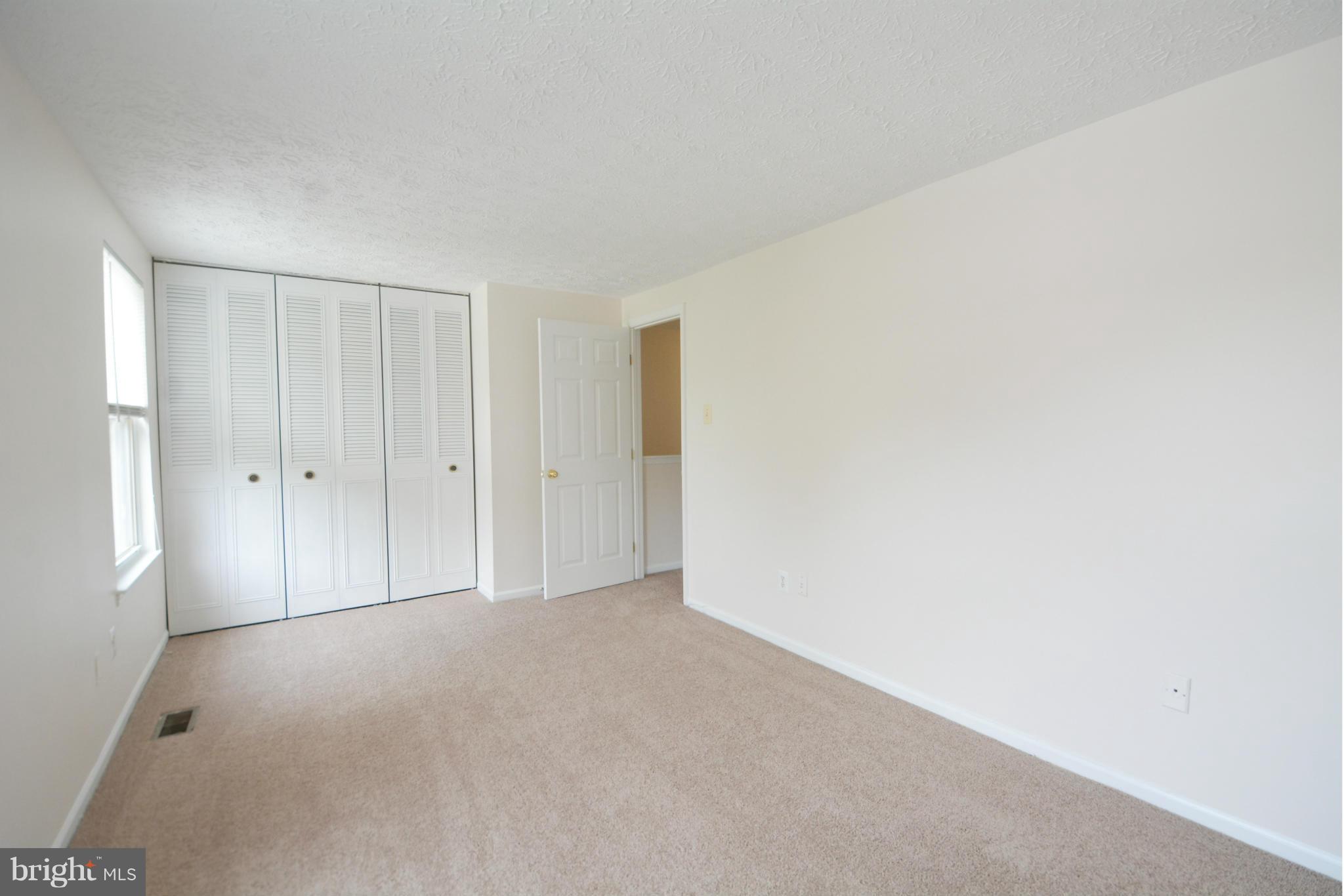 6995 Villa-Del-Rey Court Springfield, VA 22150 - Photo 16 of 21 Bedroom 2 - Lots of Light