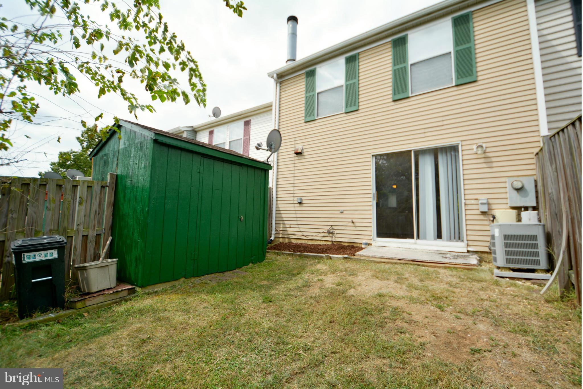 6995 Villa-Del-Rey Court Springfield, VA 22150 - Photo 18 of 21 Back Yard