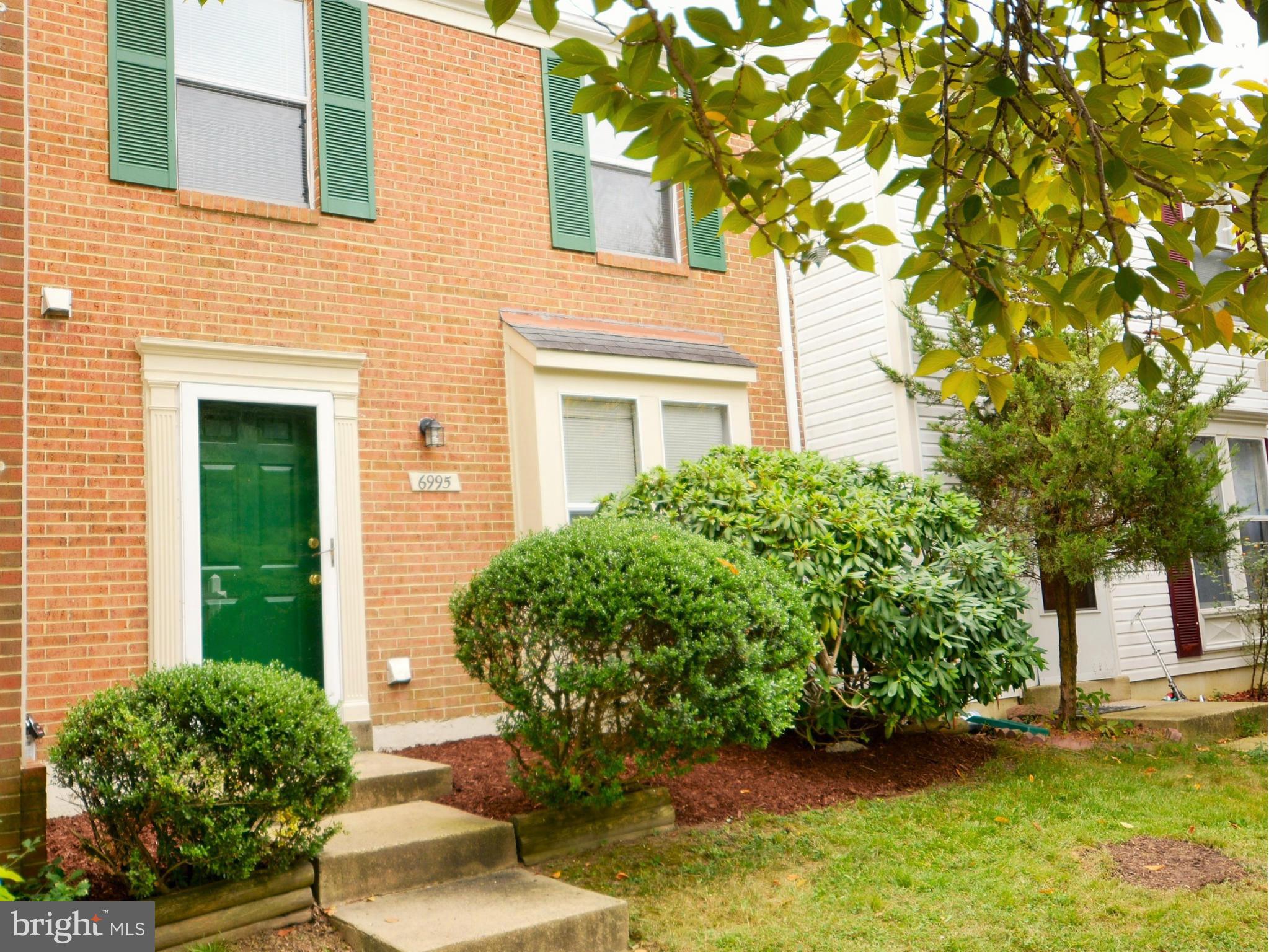 6995 Villa-Del-Rey Court Springfield, VA 22150 - Photo 21 of 21 Nicely landscaped front yard