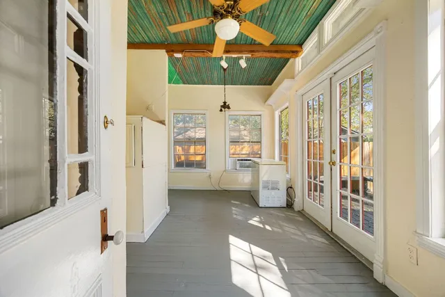 $1,050,000 | 1001 South Church Street, Georgetown, TX 78626