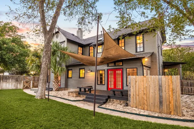 $1,050,000 | 1001 South Church Street, Georgetown, TX 78626