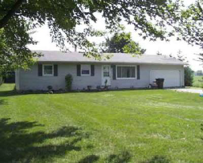 14737 Lake Center Road Fort Wayne, IN 46818 - Photo 1 of 4