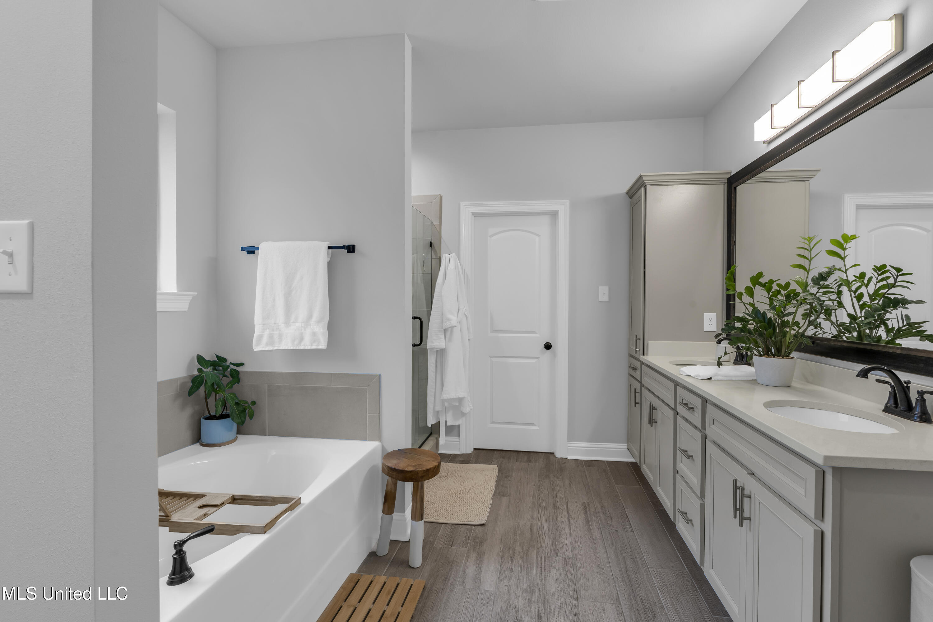 9371 Taylor Place Ocean Springs, MS 39564 - Photo 16 of 37 DSC09629