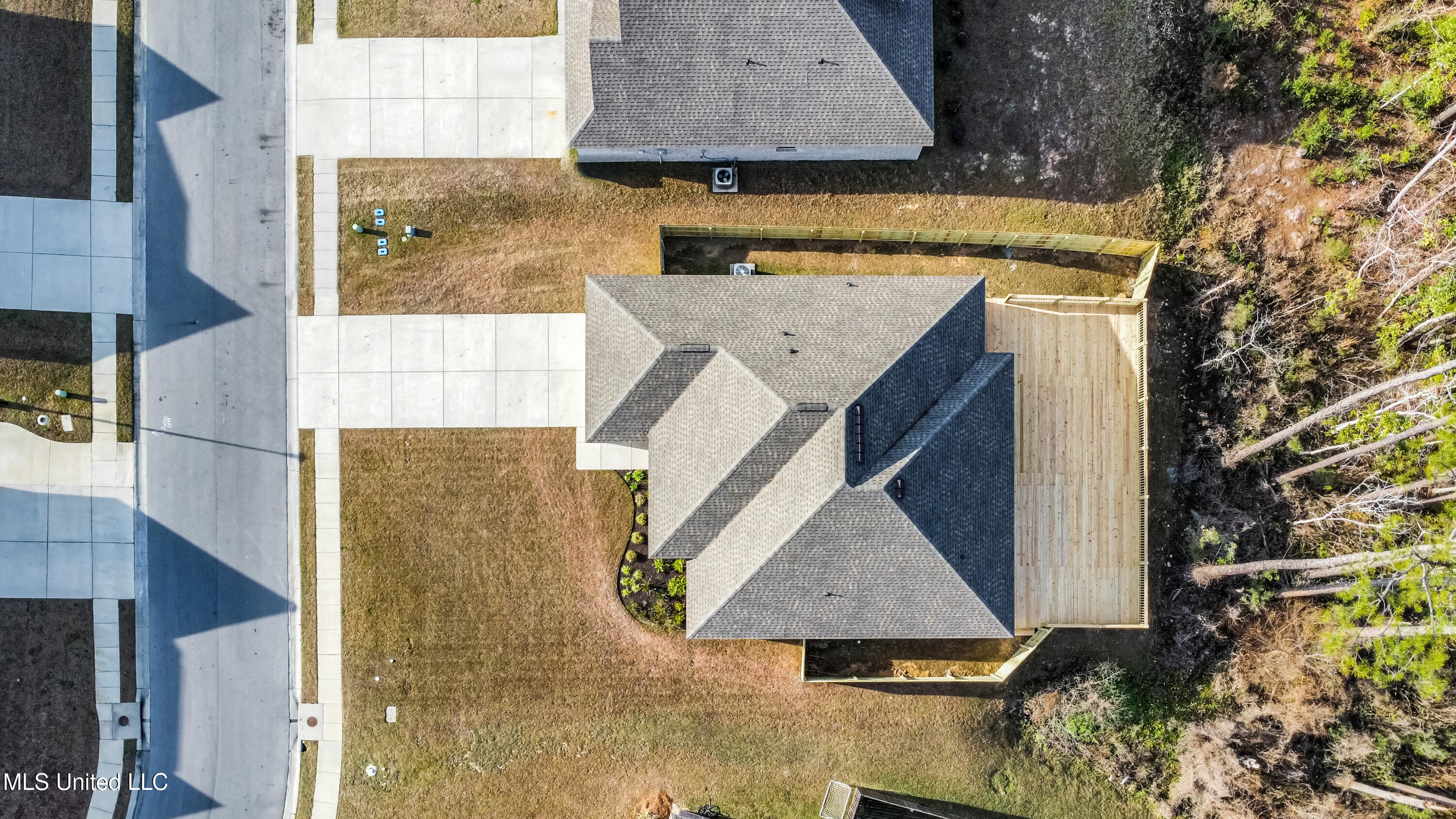 9371 Taylor Place Ocean Springs, MS 39564 - Photo 2 of 37 1