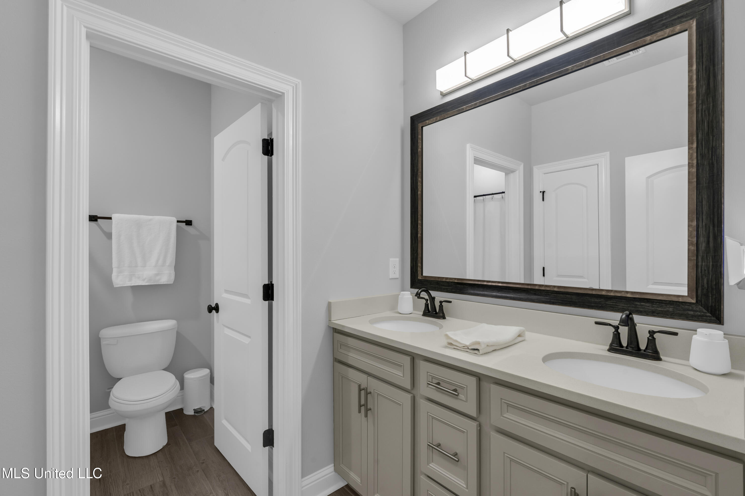 9371 Taylor Place Ocean Springs, MS 39564 - Photo 21 of 37 DSC09644