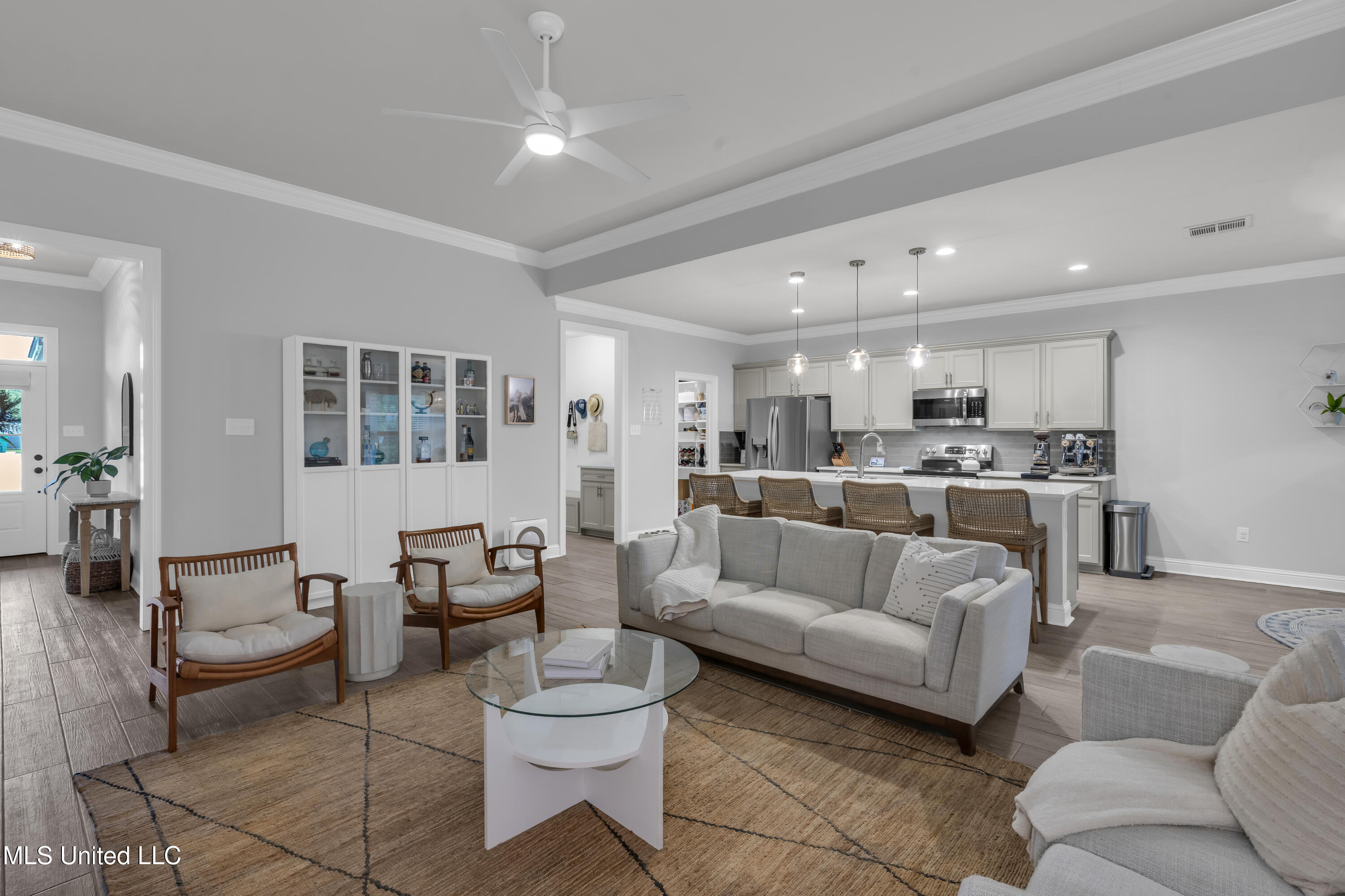 9371 Taylor Place Ocean Springs, MS 39564 - Photo 5 of 37 DSC09674