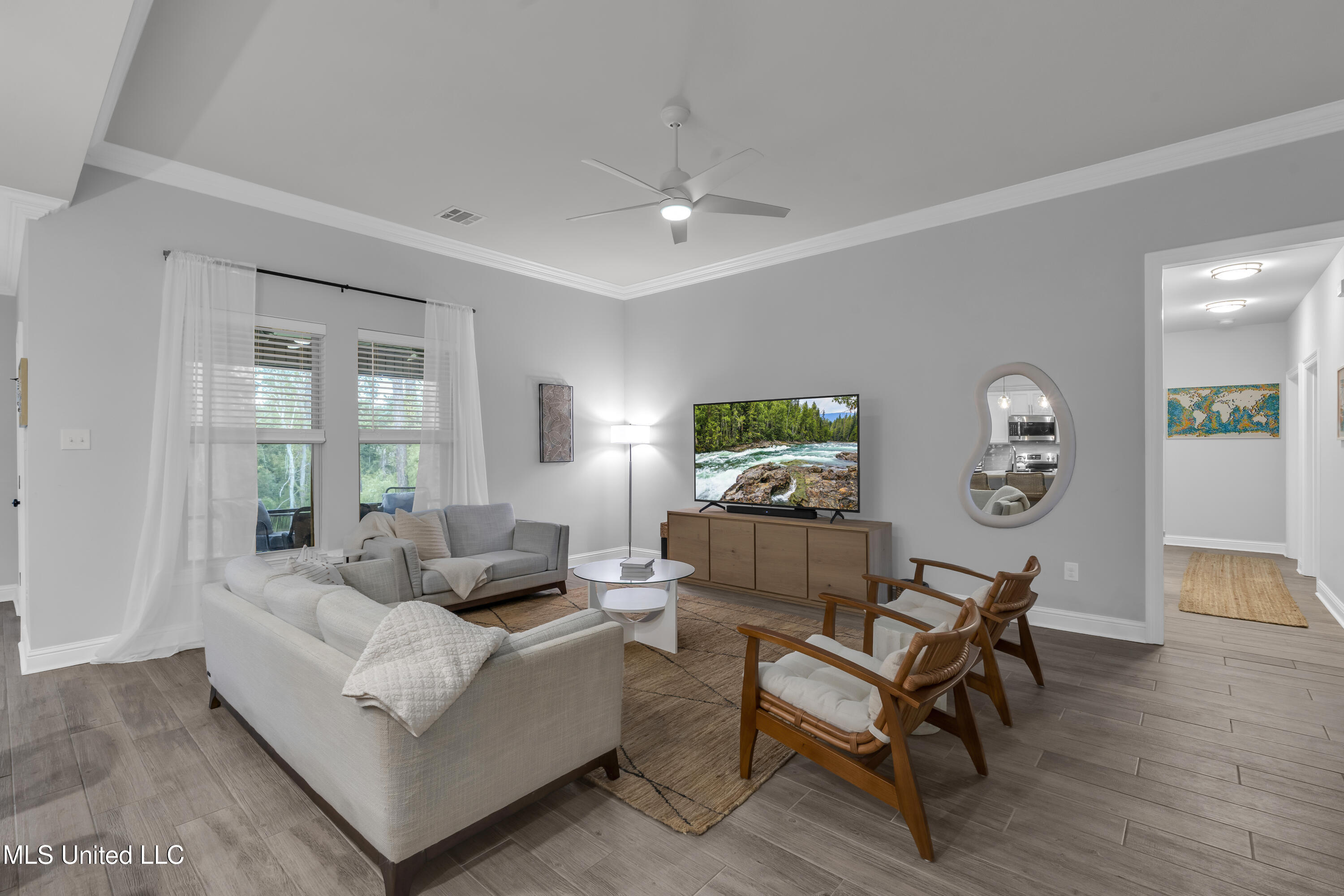 9371 Taylor Place Ocean Springs, MS 39564 - Photo 6 of 37 DSC09668