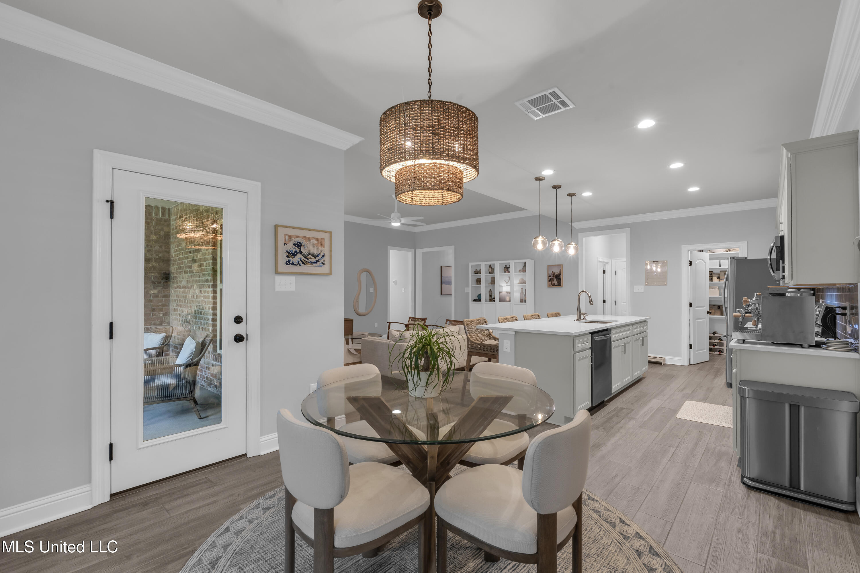 9371 Taylor Place Ocean Springs, MS 39564 - Photo 7 of 37 DSC09677