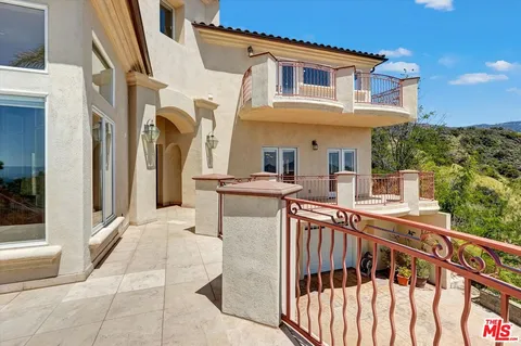$2,998,000 | 1248 East Tujunga Avenue, Burbank, CA 91501