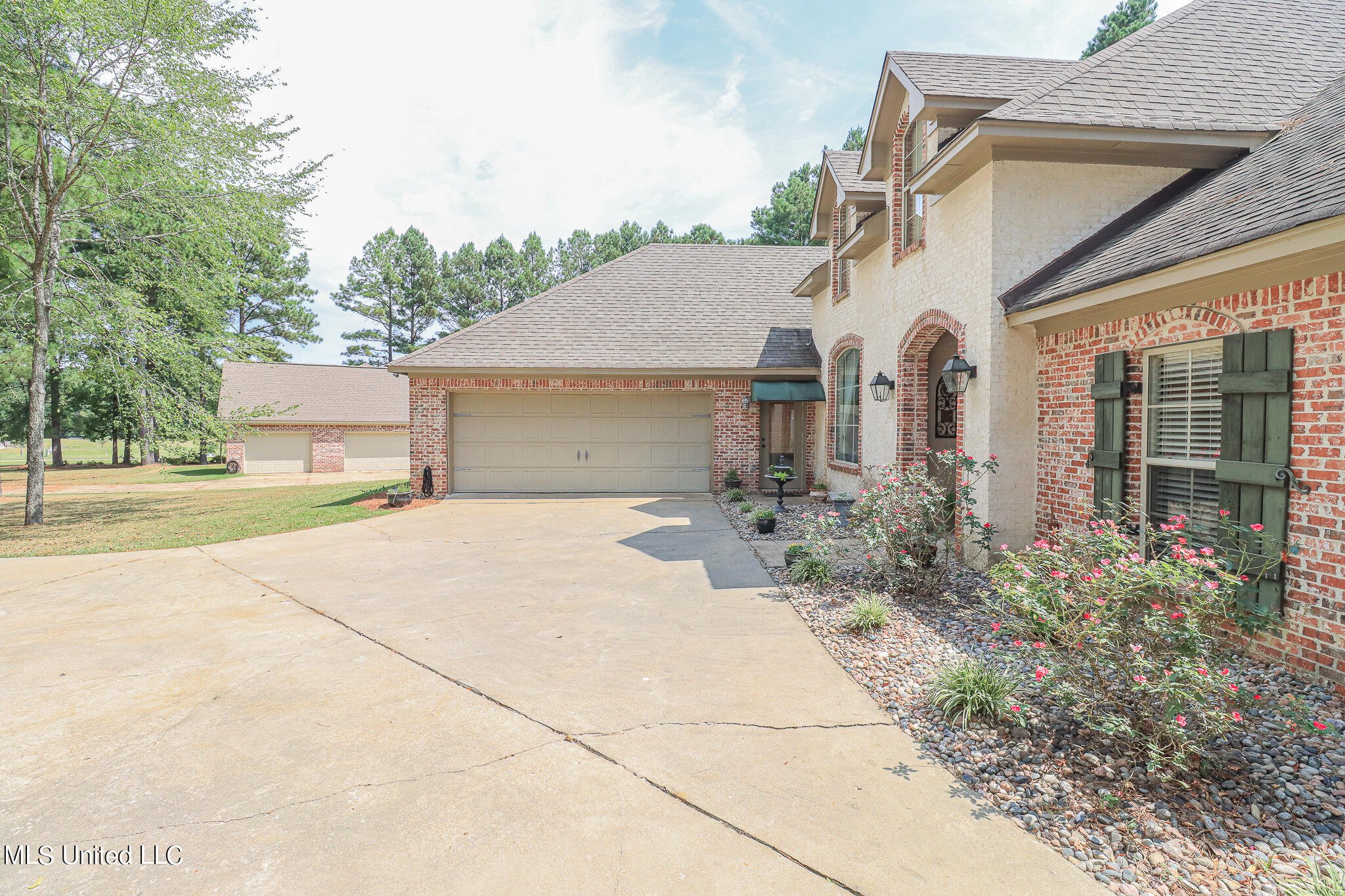 204 Kitty Hawk Circle Brandon, MS 39047 - Photo 2 of 56 204 Kitty Hawk Cir 50