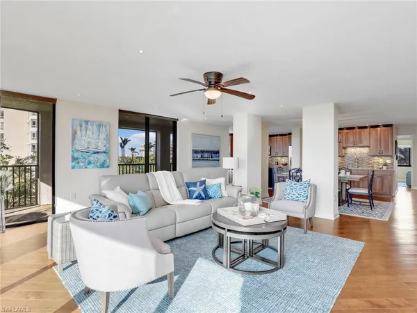$8,000 | 11030 Gulf Shore Drive, Unit 202, Naples, FL 34108