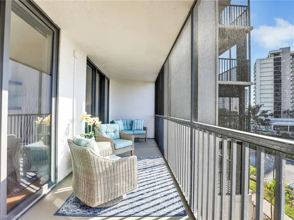 $8,000 | 11030 Gulf Shore Drive, Unit 202, Naples, FL 34108