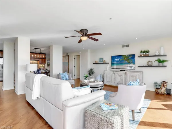 $8,000 | 11030 Gulf Shore Drive, Unit 202, Naples, FL 34108