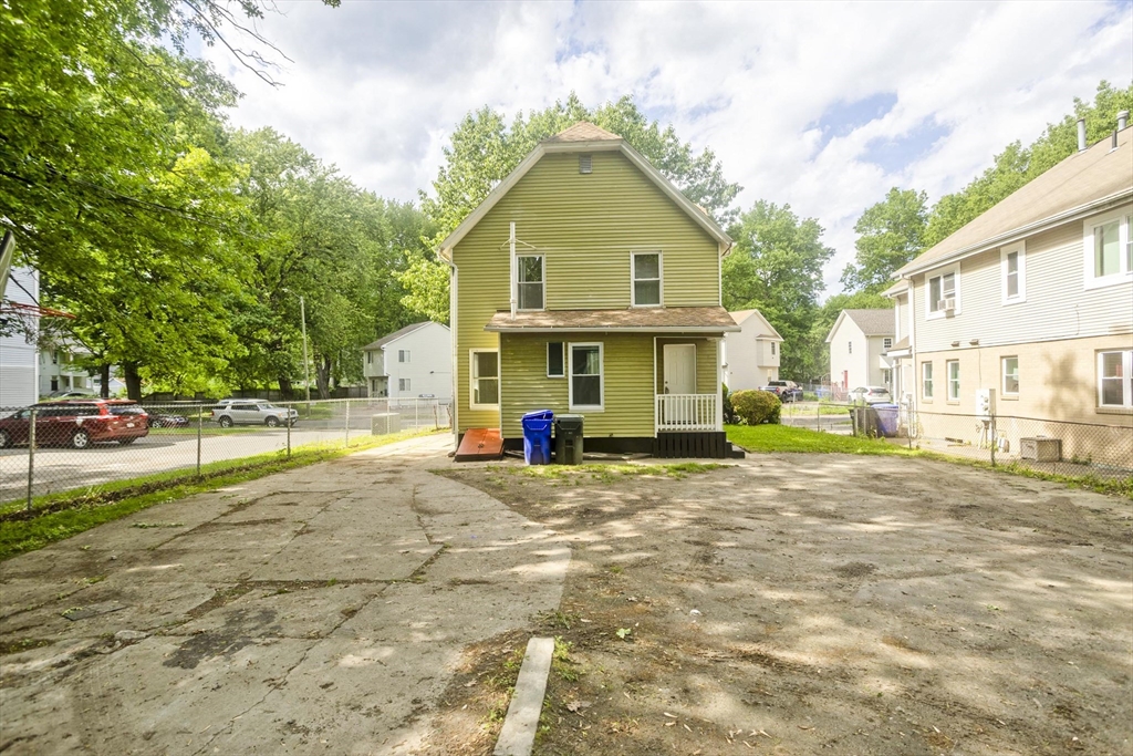 45 Orchard Street Springfield, MA 01107 - Photo 4 of 29
